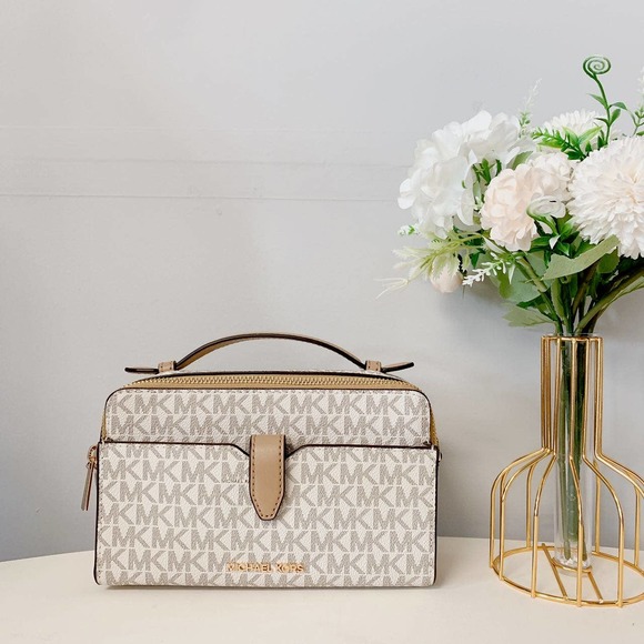 Michael Kors 35F2GTTC2B Womens Medium Double Zip Phone Crossbody